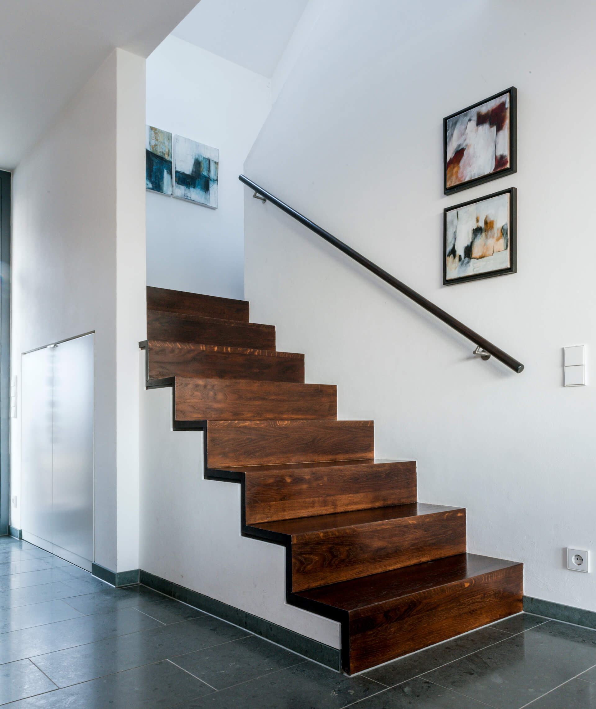 Zum Wohnbereich passende Treppe aus massiver Eiche